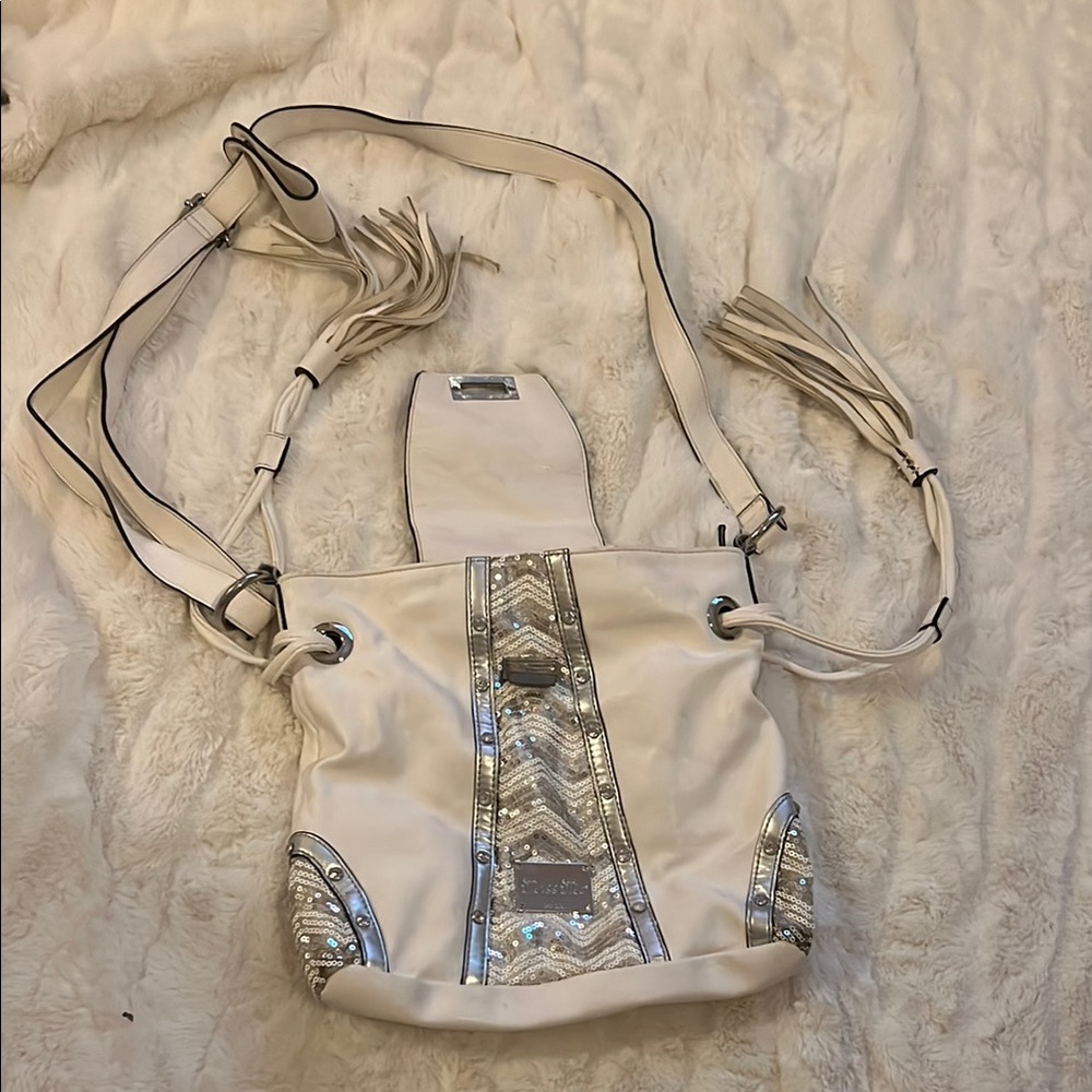Elegant White Shoulder Bag with Embellishments
